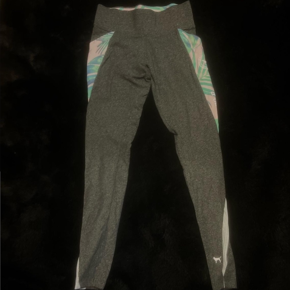 Summer Victoria’s Secret PINL leggings